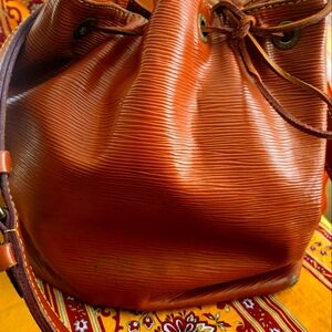 Louis Vuitton LV Epi Leather Noe Shoulder Bag  Pre-loved condition